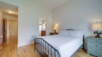 2 bedrooms, bed sheets