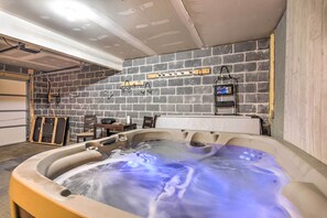 Interior - Pocono Lake Home w/ Game Room, Fire Pit & Hot Tub (Pocono Lake)