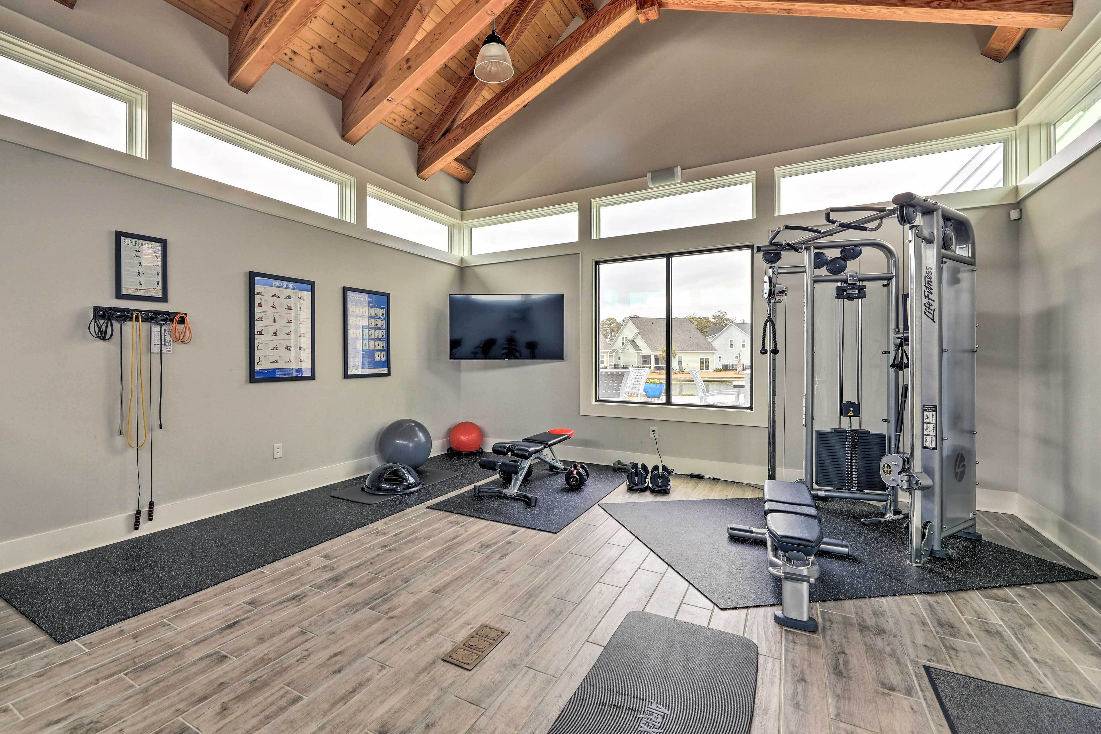 Beaufort Townhome w/ Game Room: 8 Mi to Beaches!