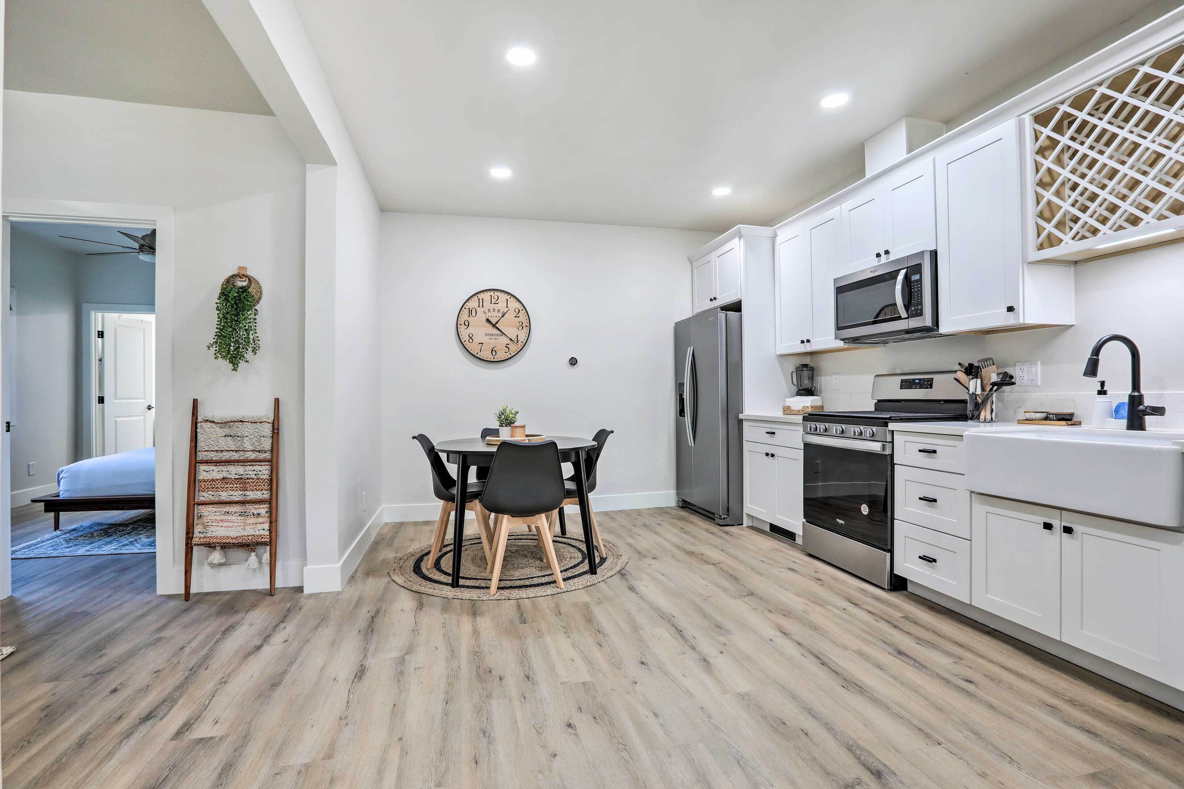 Boho-chic Folsom Retreat: Walkable Location!