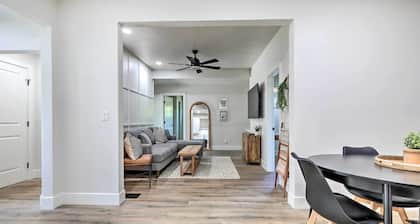 Boho-chic Folsom Retreat: Walkable Location!