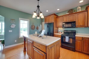 House (4 Bedrooms) | Interior