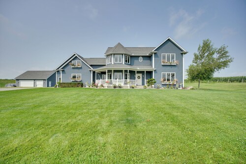 Blue Birds Perch: Stunning Home on Private Hilltop