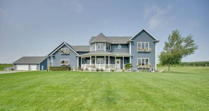 Blue Birds Perch: Stunning Home on Private Hilltop