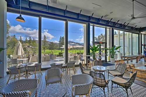 Bright & Airy Napa Condo W/patio on Golf Course!