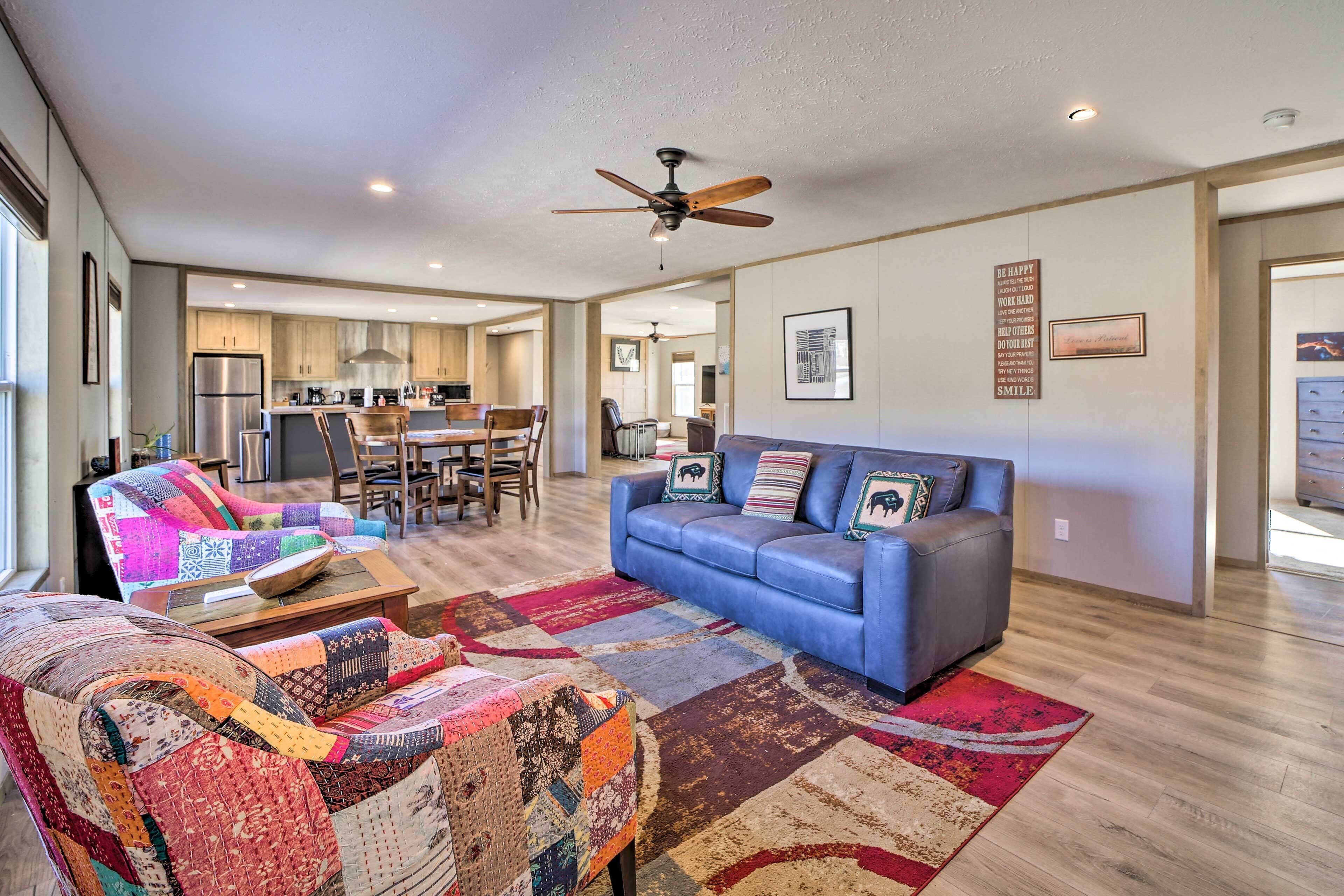 Bright Bernice Home, Close to Marinas!