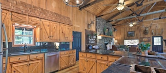 Waterfront Deck: Home on Ouachita River!