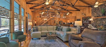 Waterfront Deck: Home on Ouachita River!