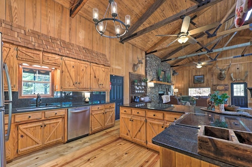 Waterfront Deck: Home on Ouachita River!