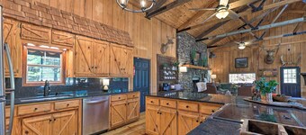 Waterfront Deck: Home on Ouachita River!