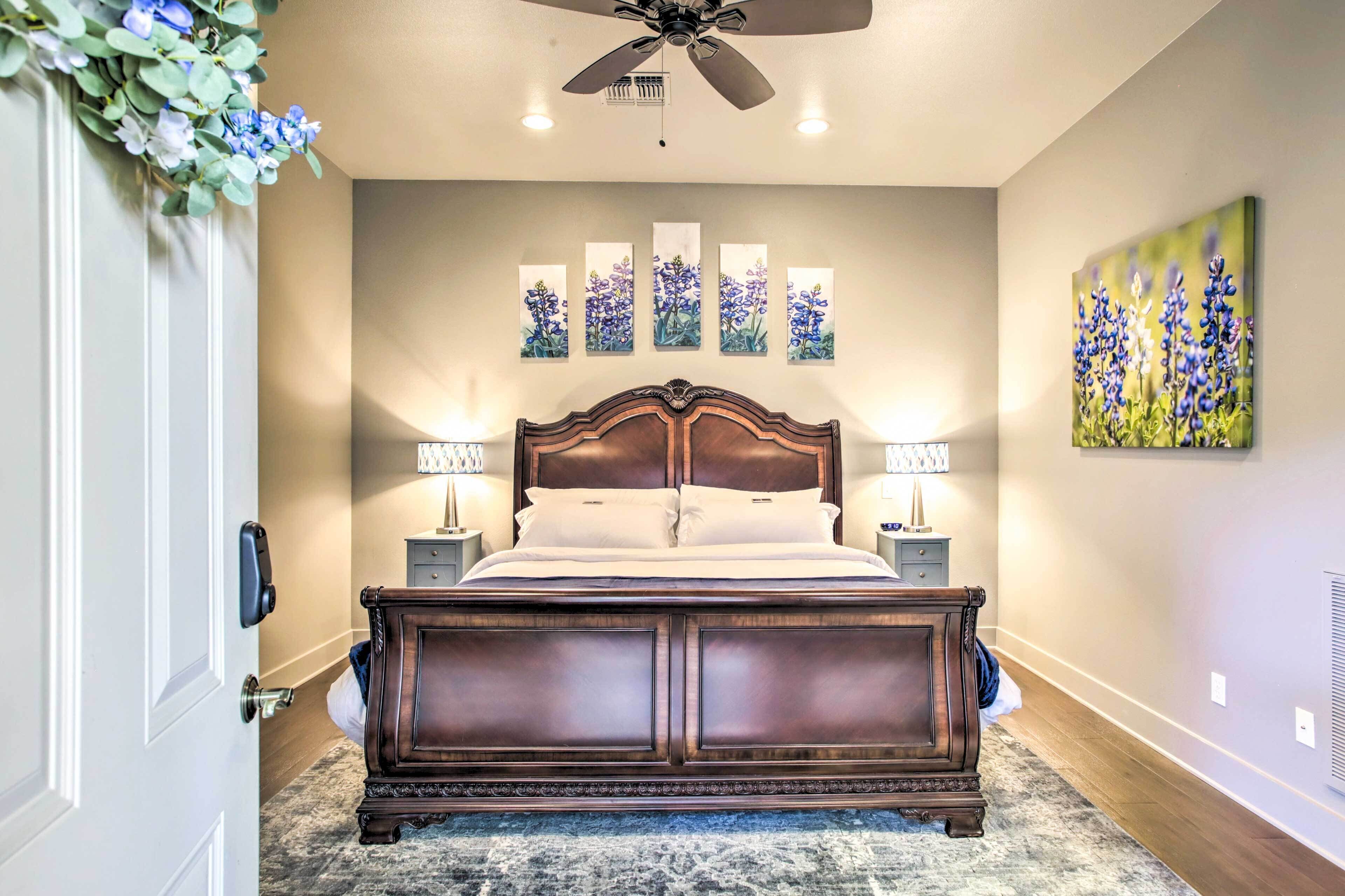 Chappell Hill Casita w/ Great Outdoor Space!