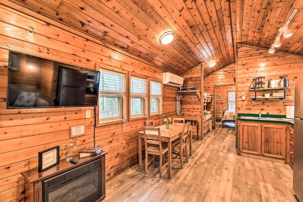 House (1 Bedroom) | Interior - Charming New Bern Log Cabin - Pets Welcome! (New Bern)