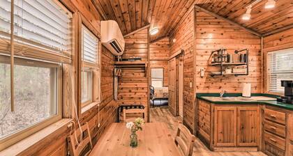 Charming New Bern Log Cabin - Pets Welcome!