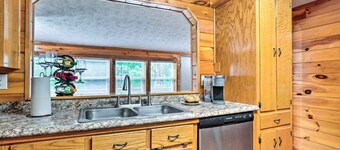 Charming Jamestown Cabin w/ Large Backyard!