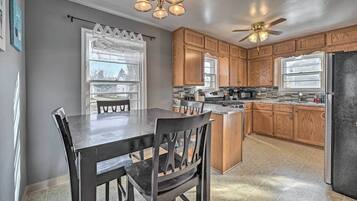 House (3 Bedrooms) | Interior