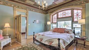 House (5 Bedrooms) | Interior