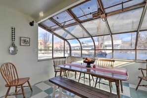 House (5 Bedrooms) | Interior