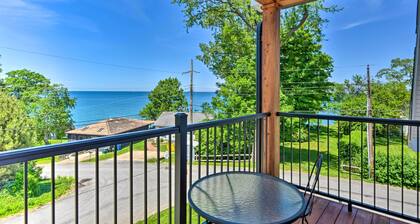 Charming Lake Erie Getaway: Walk to Beach!