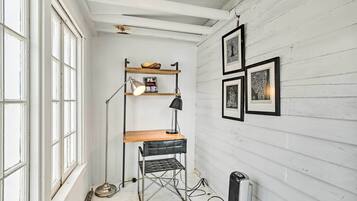 Apartment (0 Bedroom) | Interior