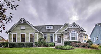 Great for Groups: Bayside Resort Home w/ Patio