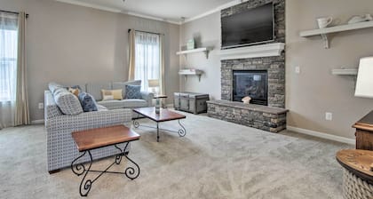 Great for Groups: Bayside Resort Home w/ Patio