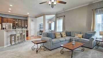 ู
ูุฒู (2 Bedrooms) | ุงูู
ูุดุฃุฉ ู
ู ุงูุฏุงุฎู