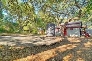 House (2 Bedrooms) | Interior - Peaceful Helotes Cabin: Fire Pit, 9 Mi to Old Town (San Antonio)
