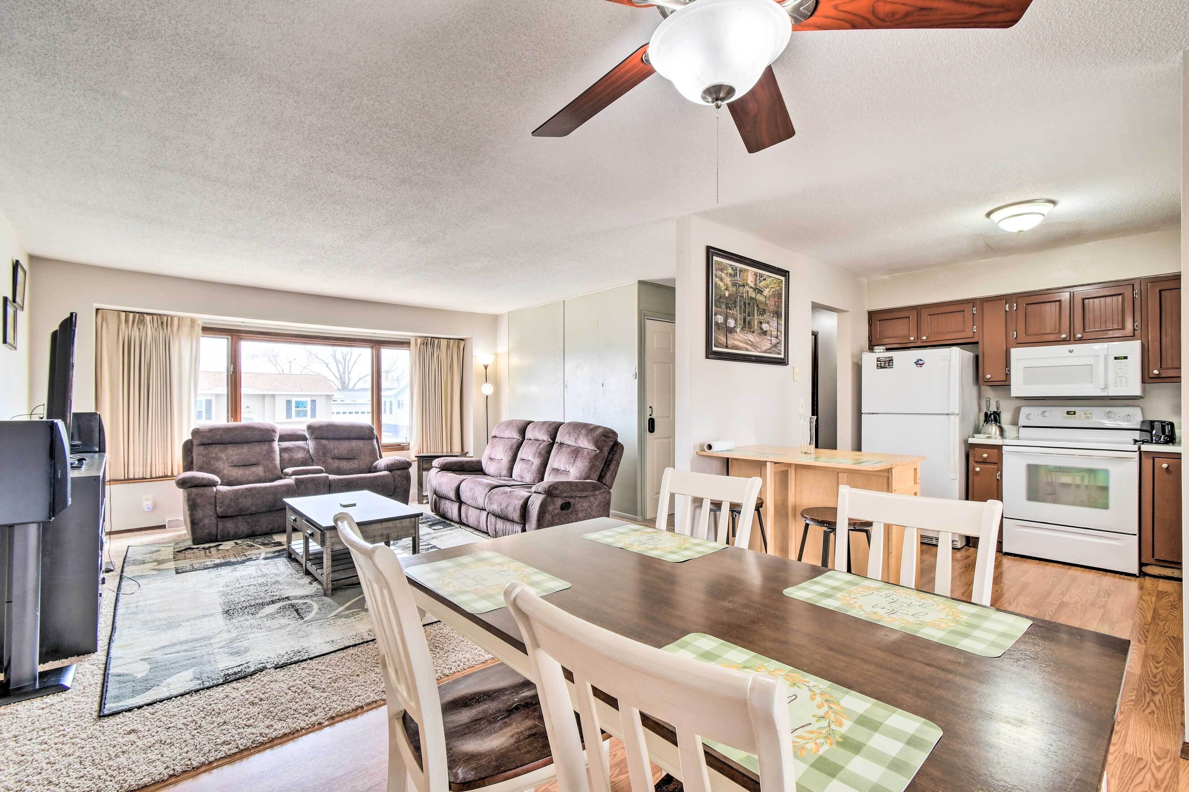 Cedar Rapids Rental w/ Yard ~ 6 Mi to Downtown!