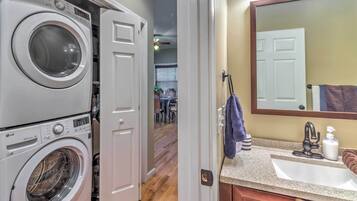 Cottage (2 Bedrooms) | Interior