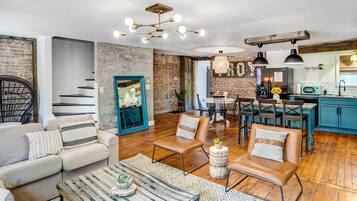 House (2 Bedrooms) | Interior