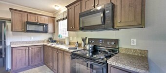 Cassopolis Cabin, Little Fish Lake On-site!