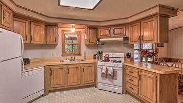 House (4 Bedrooms) | Bahagian dalam