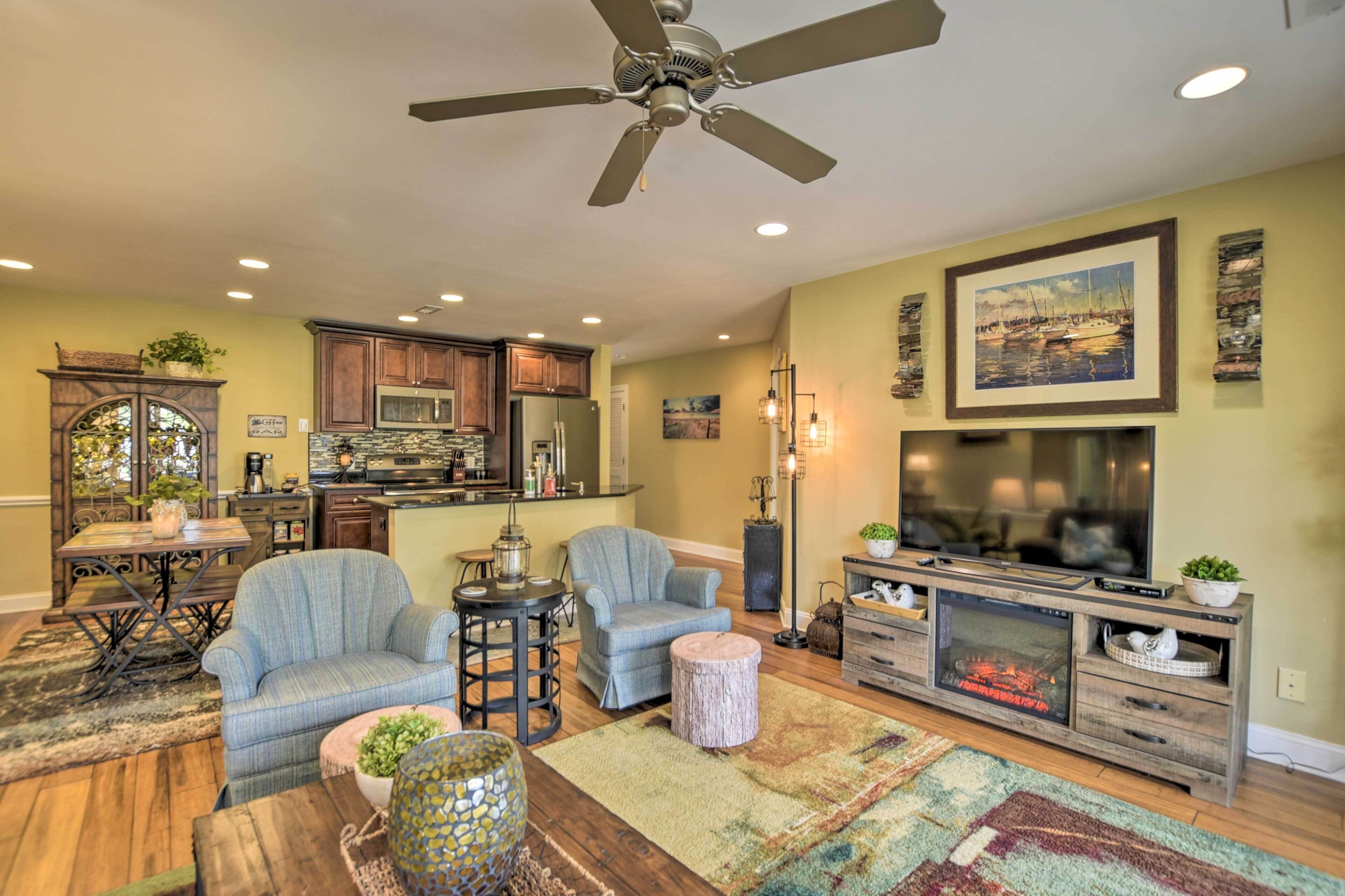 Calabash Condo w/ Large Balcony & Pool Access