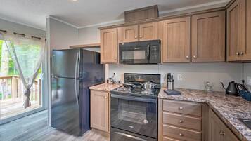 House (2 Bedrooms) | Interior