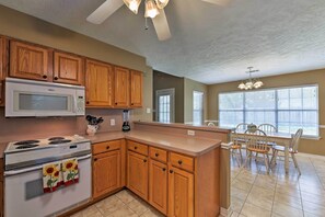 House (3 Bedrooms) | Interior - Cozy College Station Home w/ Patio and Fireplace (College Station)