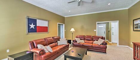 House (3 Bedrooms) | Front of property