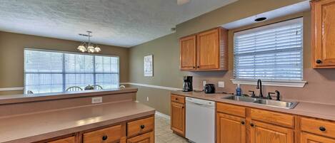 House (3 Bedrooms) | Interior