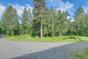 Property grounds - Cozy Anchorage Vacation Rental w/ Deck, Gas Grill (Anchorage)