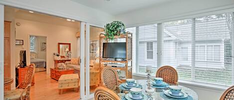 Cottage (2 Bedrooms) | Front of property