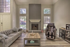 Interior - Convenient Allen Retreat, 2 Mi to Downtown! (Allen)