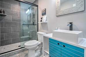 Cottage (2 Bedrooms) | Bathroom | Shower - Cozy Arden Cottage, 2 Mi to Lake Julian Park! (Arden)