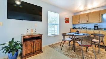 Apartment (0 Bedroom) | Interior