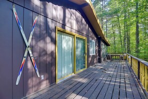 Interior - Cozy Adirondacks Cabin: Walk to Lake Eaton! (Jay)