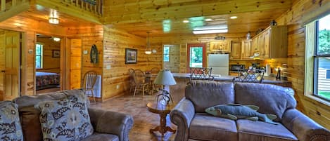 House (2 Bedrooms) | Interior