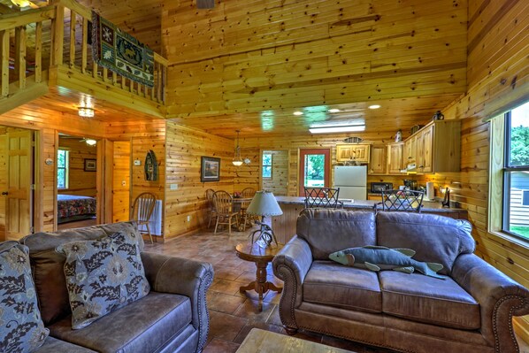 House (2 Bedrooms) | Interior - Dream Valley Mountain View Cabin w/ Covered Porch! (Mountain View)