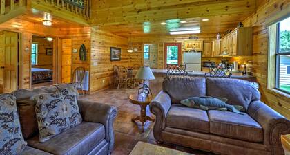 Dream Valley Mountain View Cabin w/ Covered Porch!