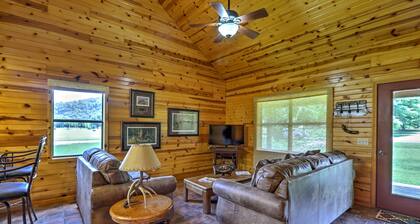 Dream Valley Mountain View Cabin w/ Covered Porch!