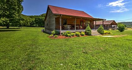 Dream Valley Mountain View Cabin w/ Covered Porch!