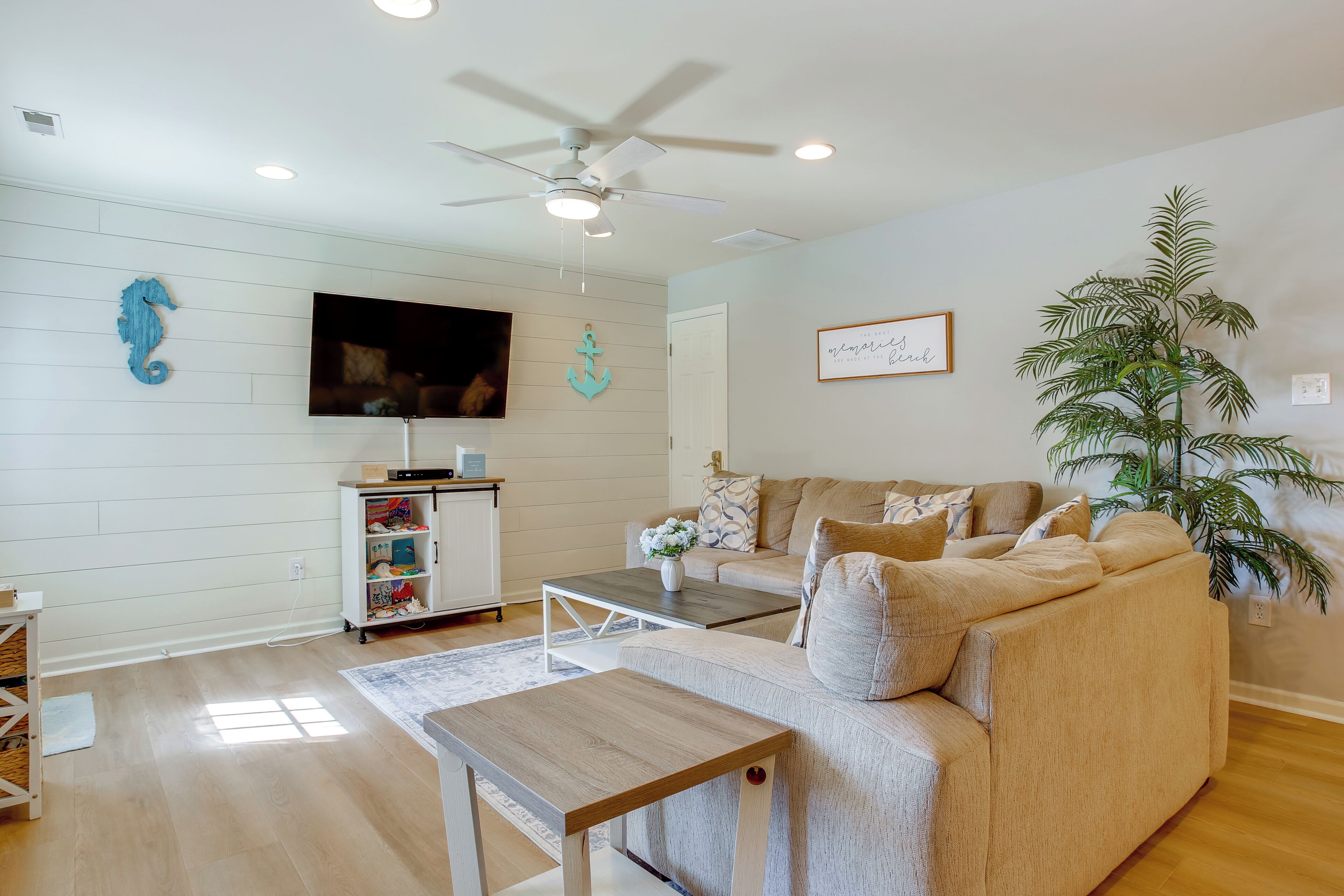 Apartment (3 Bedrooms) | Front of property