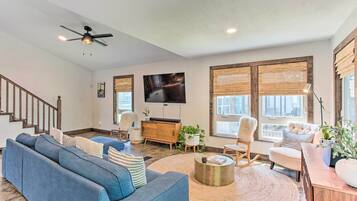 House (4 Bedrooms) | Front of property